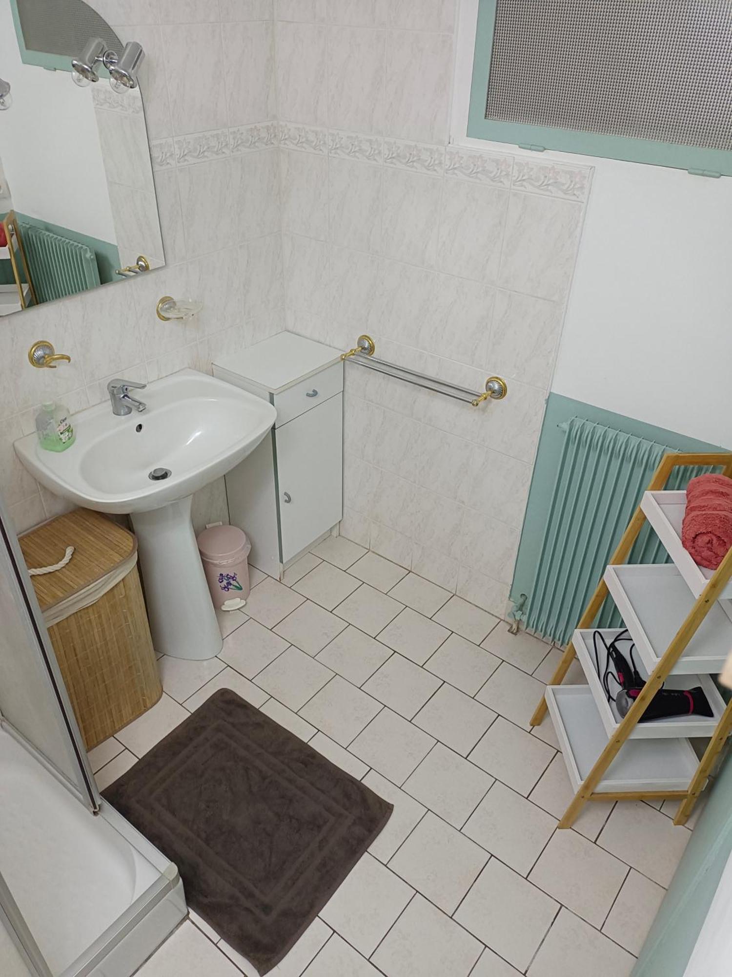 Petite Maison Etape Loire A Velo Ou Compostelle Мон Экстерьер фото